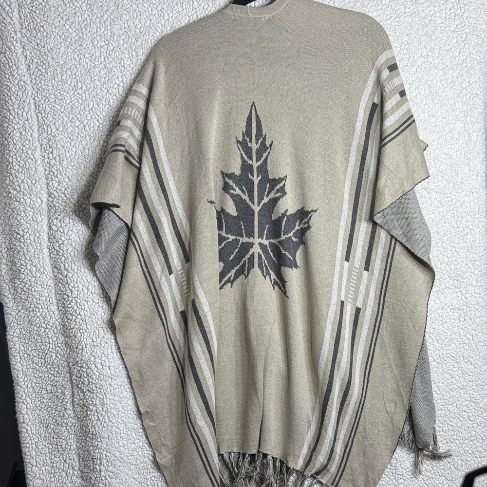 Roots Fringe Shawl Wrap One Size Leaf Detail Neutral Striped Like New Blanket - Picture 3 of 9
